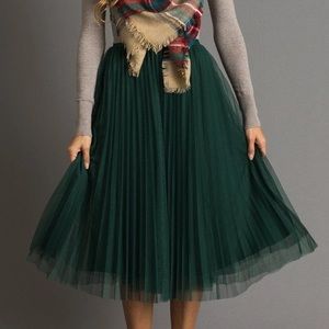 Vienna Green pleated tulle midi skirt